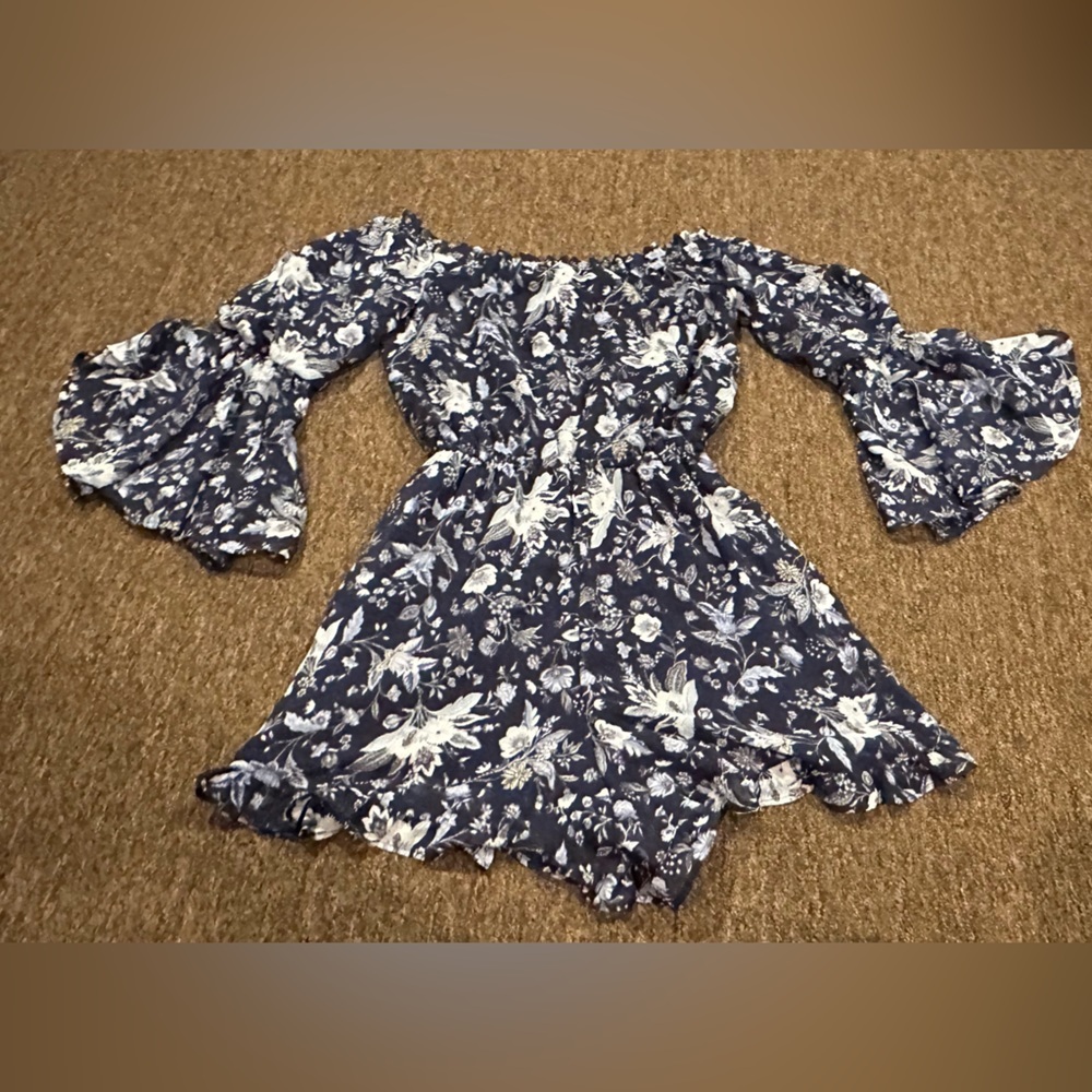 American Eagle Outfitters 1pc shorts jumpsuit romper XXS bell sleeve casual EUC